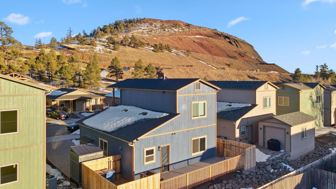 Flg Retreat - Modern Home With Mountain Views سارية العلم المظهر الخارجي الصورة